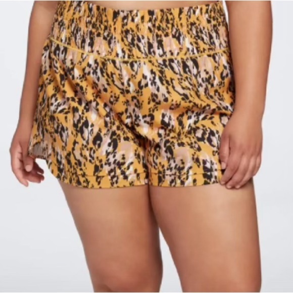 NWT Calia Woman’s Plus Sized Step-up Workout Stretch Elastic Shorts Animal print - Picture 2 of 7